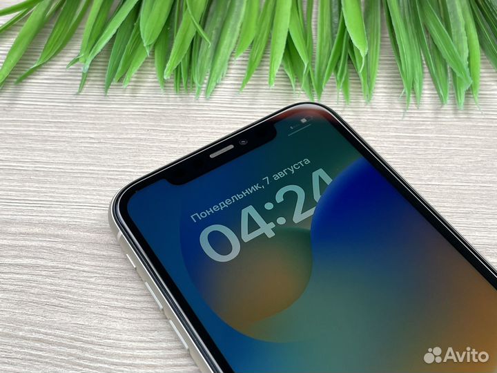 iPhone 11 64GB White