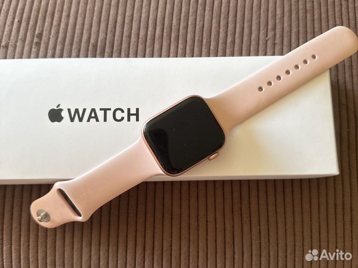 Apple Watch se series 6 44 mm pink