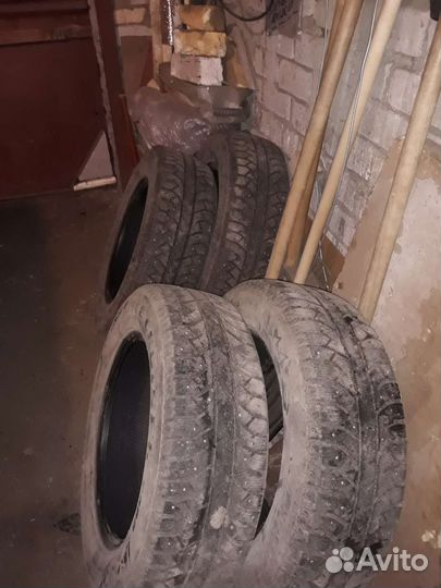 Bridgestone Ice Cruiser 7000 215/65 R17