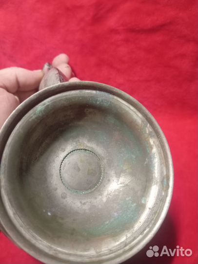 Чайник и молочница