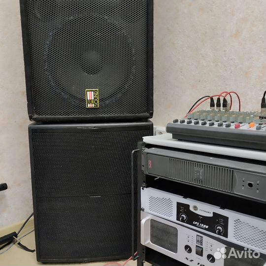 Комплект профессиональной звуковой аппаратуры