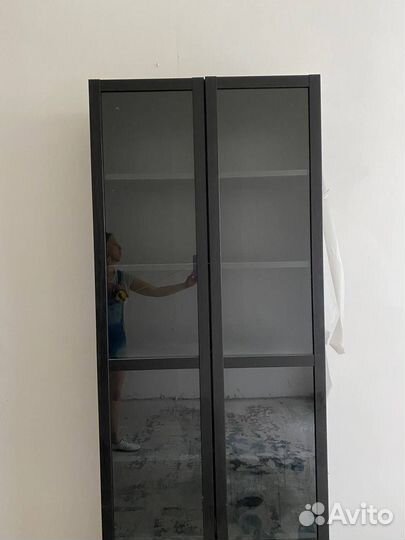 Шкаф витрина IKEA