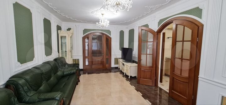 4-к. квартира, 110 м², 1/9 эт.