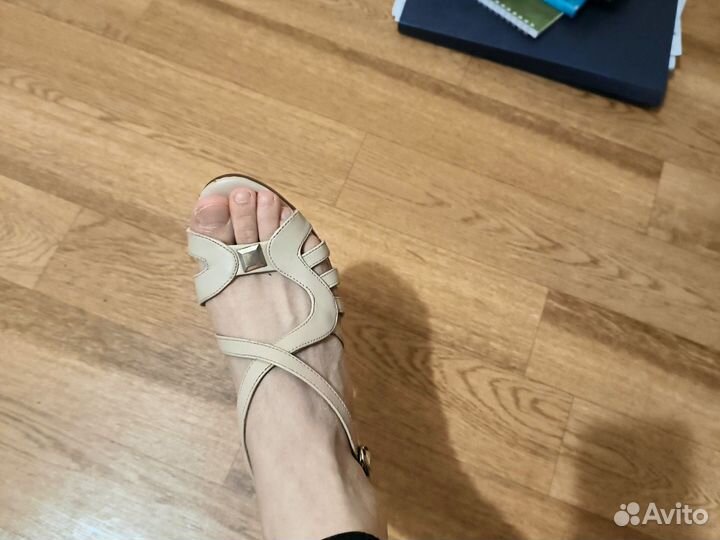Босоножки женские 37 размер