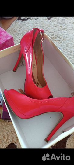 Женская одежда и обувь