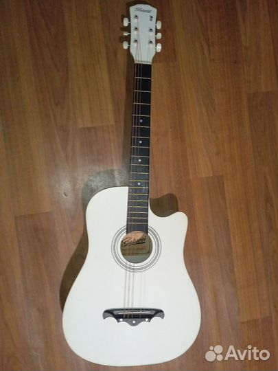 Акустическая гитара