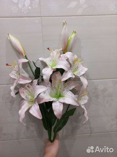 Лилии искусственные