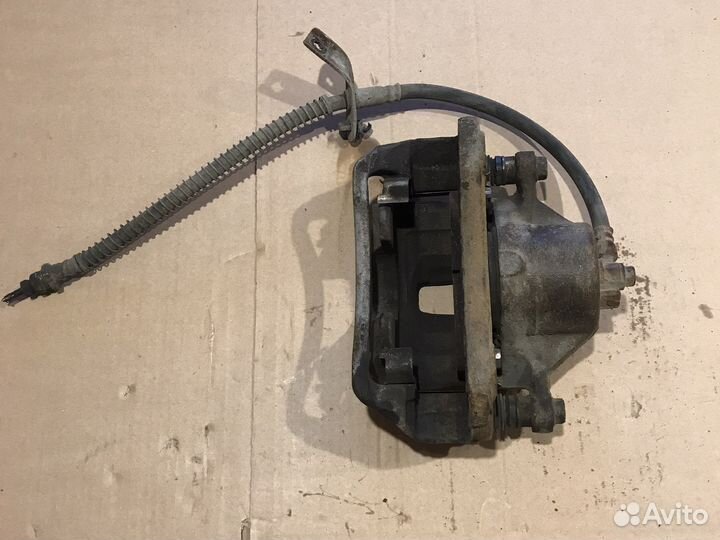 Суппорт передний правый Hyundai Elantra HD