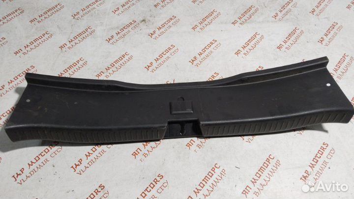 Накладка замка багажника Mazda 3 BK хэтчбек LF 2.0