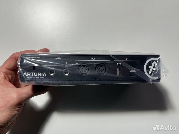 Звуковая карта Arturia Minifuse 2 Black новая