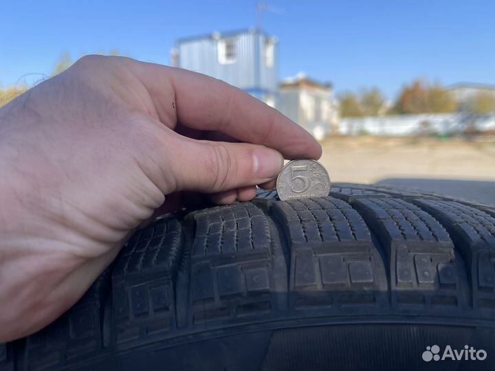 Pirelli Ice Zero FR 205/60 R16 96T