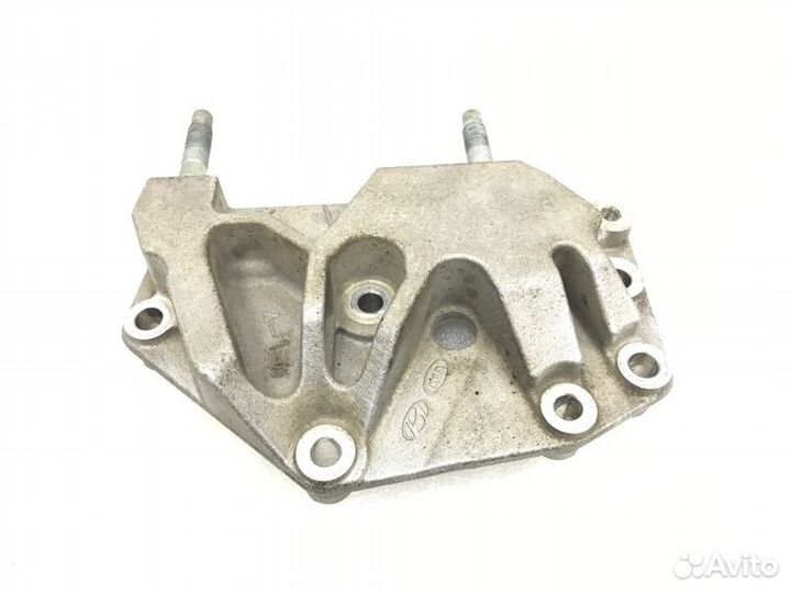 Кронштейн двигателя правый Kia K 5 5 G4KN 2021