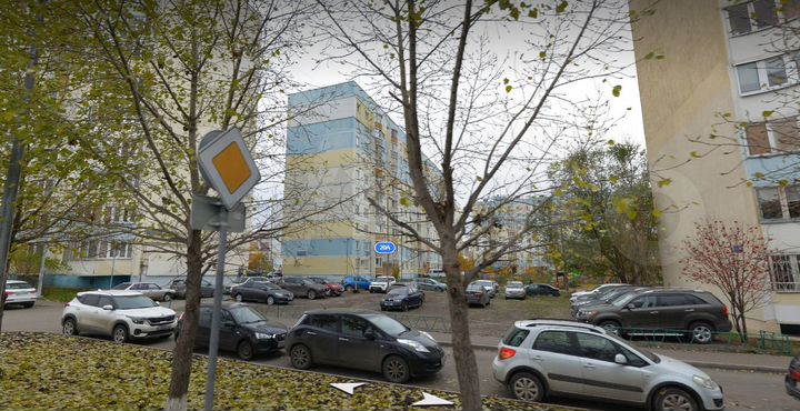 4-к. квартира, 93 м², 1/10 эт.