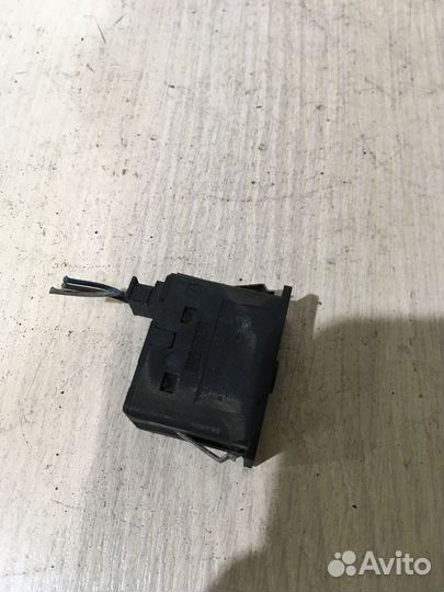 Гнездо AUX IN BMW F10