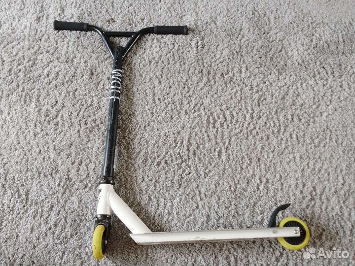 Трюковой самокат novatrack