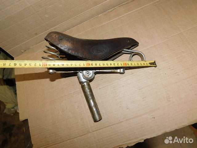 Кожаное сидение от старинного велосипеда Прогресс