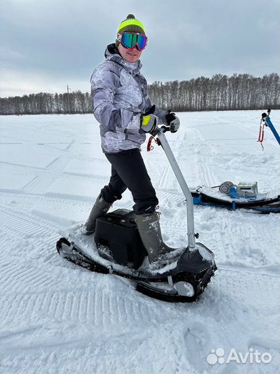 Мотосноуборд спортивный