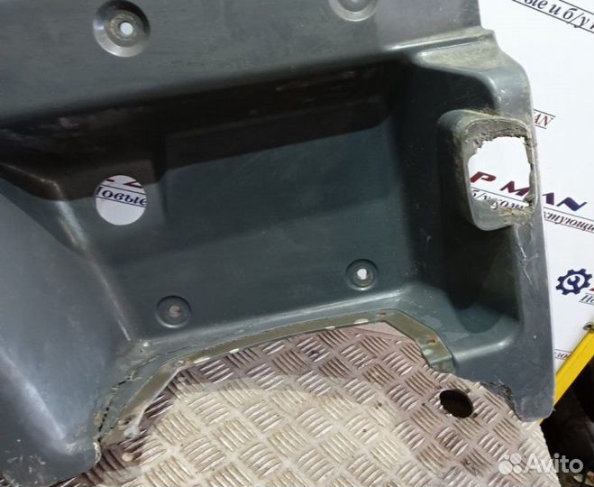 Корпус подножки, крыло правый правый Man Tgl