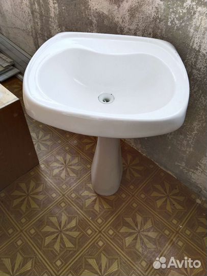 Раковина в ванную бу