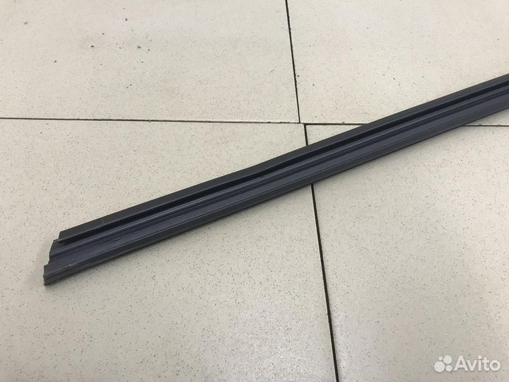 Уплотнитель (внутри) Polo (Sed RUS) 2011