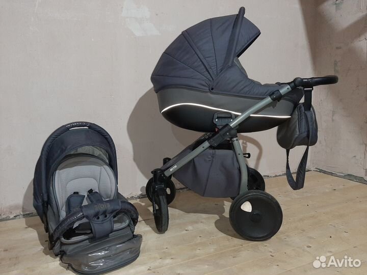 Самая легкая коляск 2 в 1 как новая. zippy