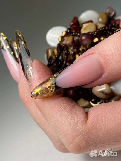 Маникюр, педикюр, наращивание ногтей