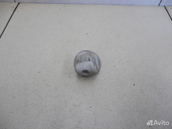 Крючок солнцезащитного козырька Duster 2012