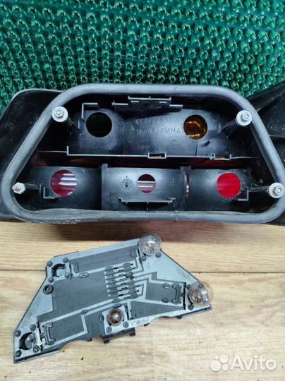 Фонарь задний левый Peugeot 605