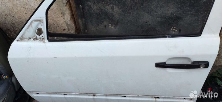 Дверь передняя левая водительская Мерседес w124