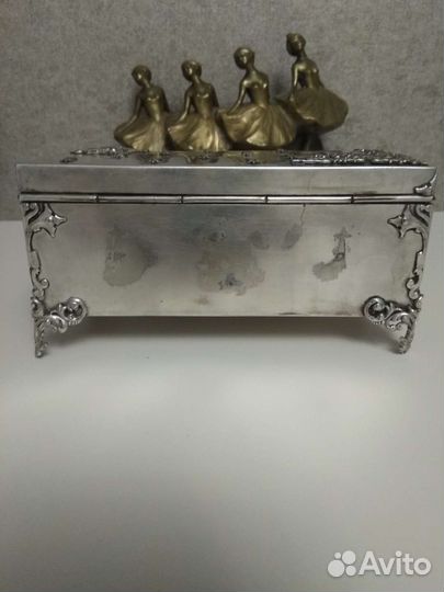 Шкатулка серебряная