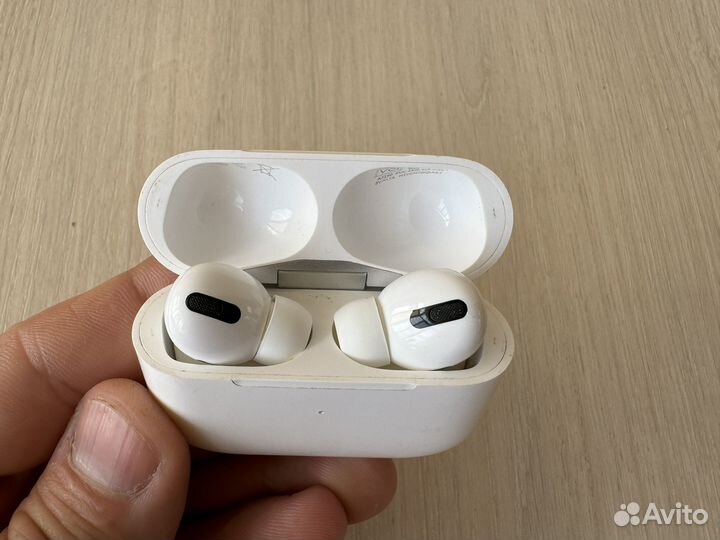 Наушники airpods
