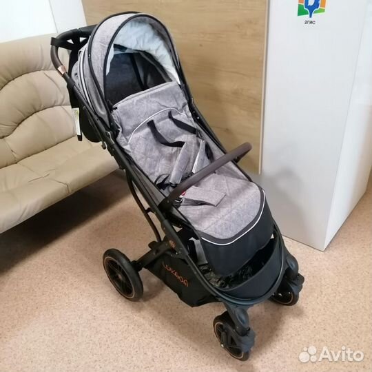 Коляска всесезонная компактная Luxmom 609