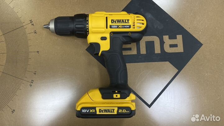 Шуруповерт DeWalt DCD771