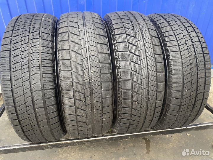 Bridgestone Blizzak VRX 225/60 R17 99Q
