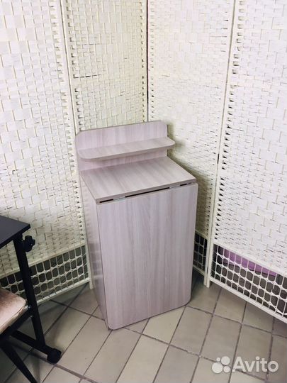 Маникюрный стол складной