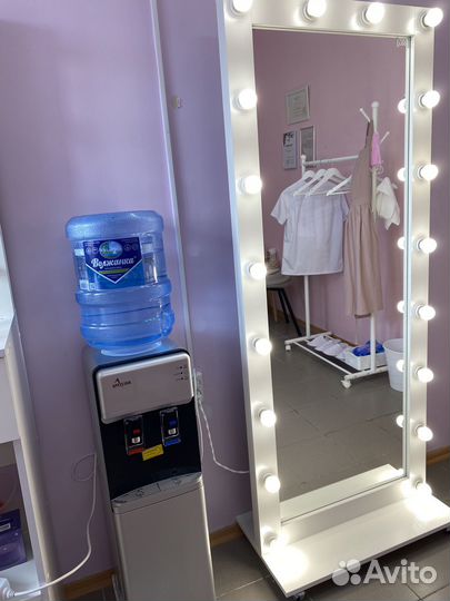 Гримерное зеркало с подсветкой