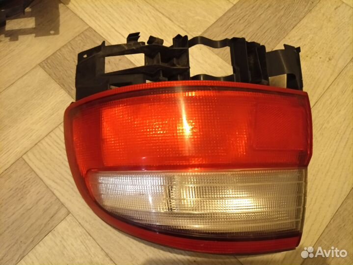 Фонари Тойота Карина е