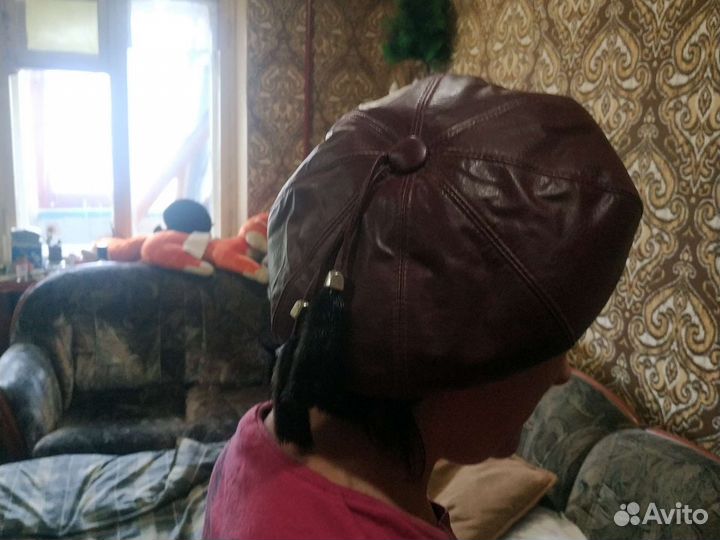 Берет женский кожаный