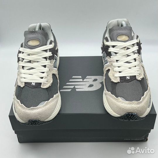 New Balance 2002R в белом цвете