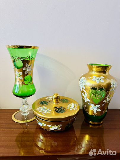 Вазы Богемское зеленое стекло. Чехия