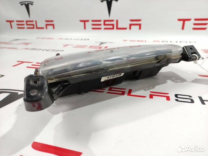 Фара противотуманная правая Tesla Model S рест