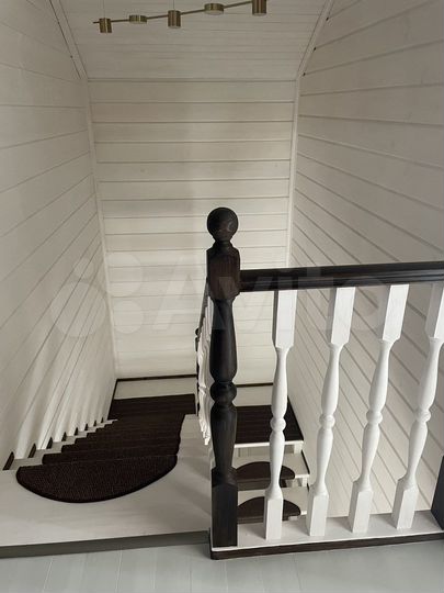 Коттедж 220 м² на участке 10 сот.