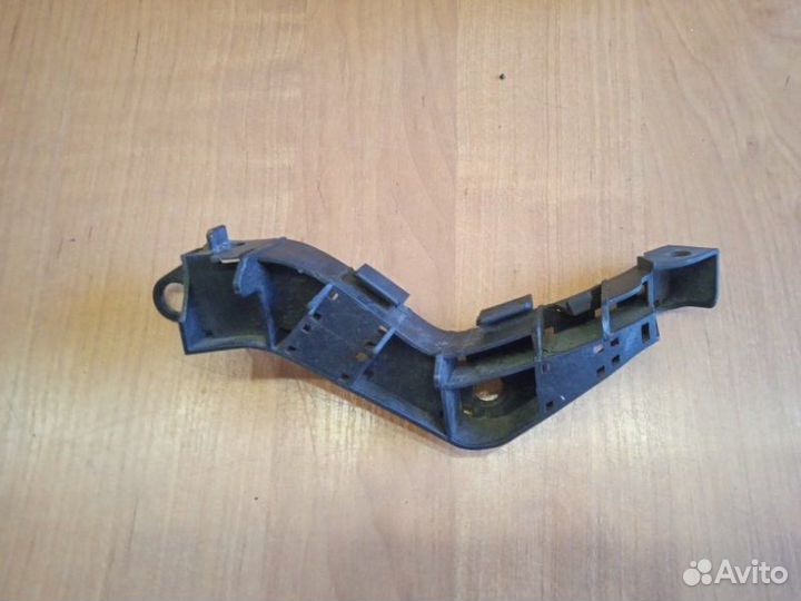 Кронштейн заднего бампера Honda Accord седан R20A3