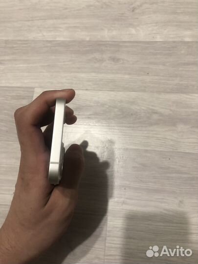 Телефон iPhone 13