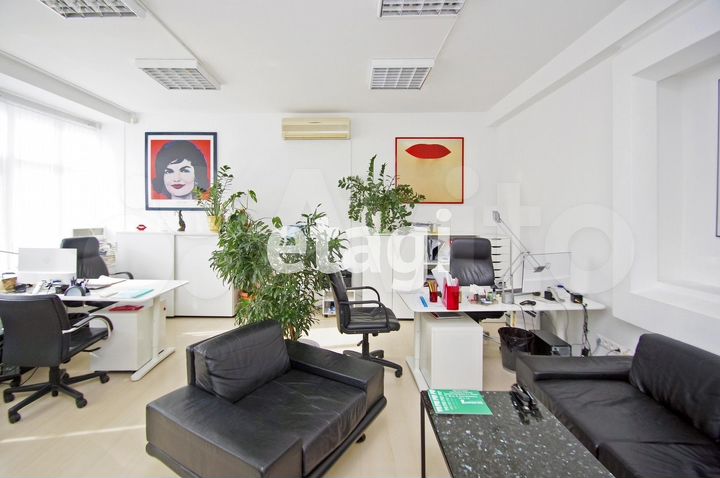 Офис в центре с арендаторами 113.8 м²без комиссии