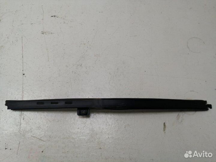 Направляющая стекла задняя левая Opel Corsa D