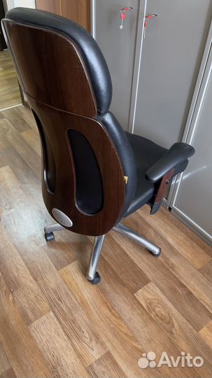 Компьютерное офисное кресло