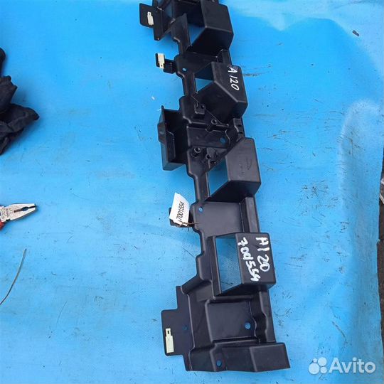 Направляющая заднего бампера Jaguar XF, X250 (200