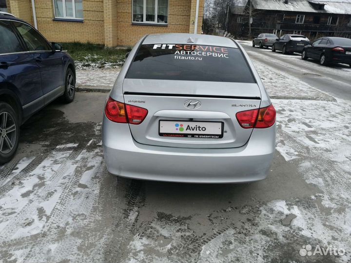 Hyundai Elantra 1.6 МТ, 2009, 215 000 км