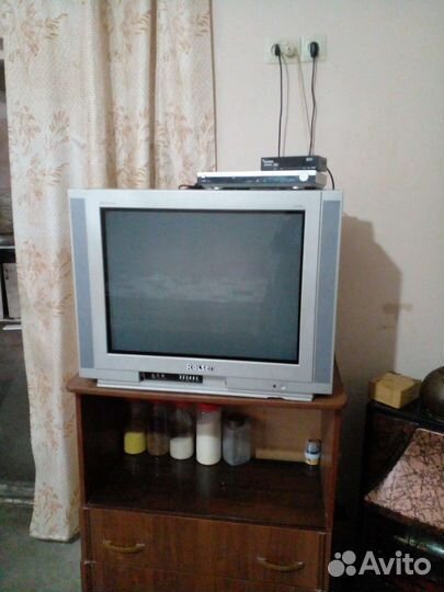 Телевизор большой